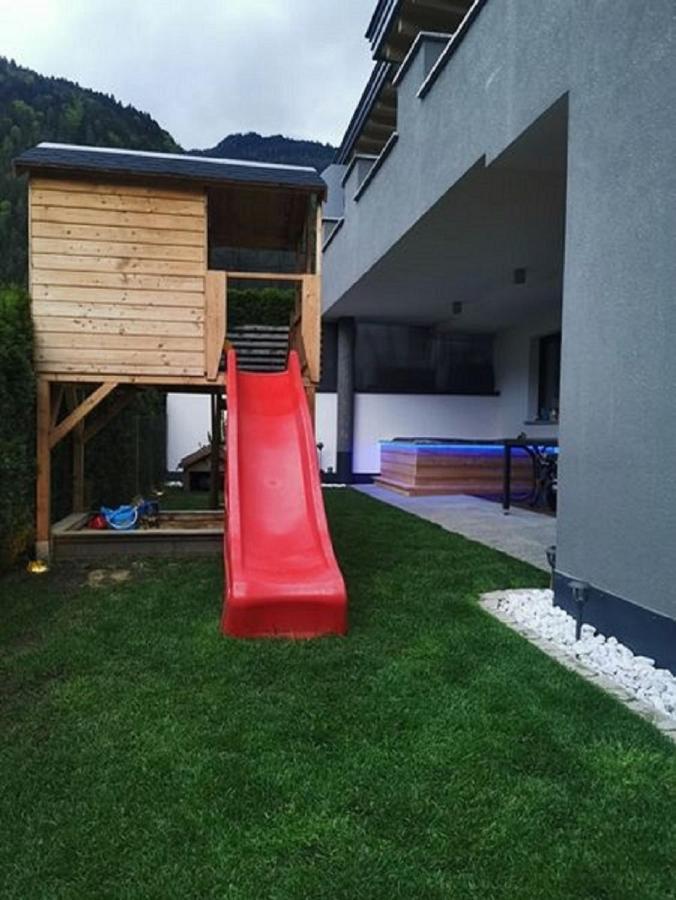 Kroell Apartment
